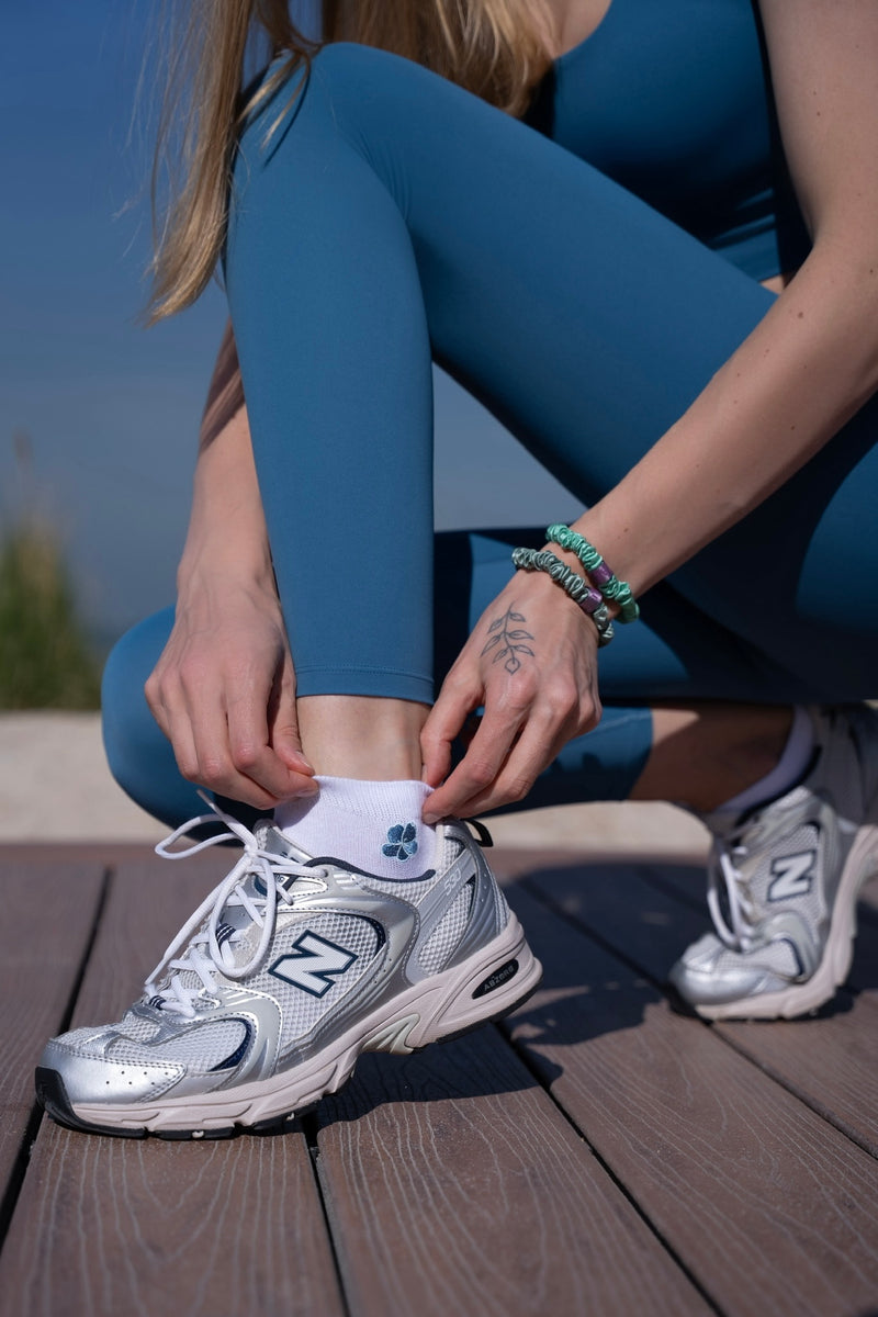 Cali OC White Ankle Socks Blue Flower, women's socks